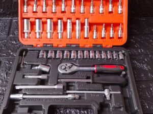 LLAVE TUBO 53 PIEZAS